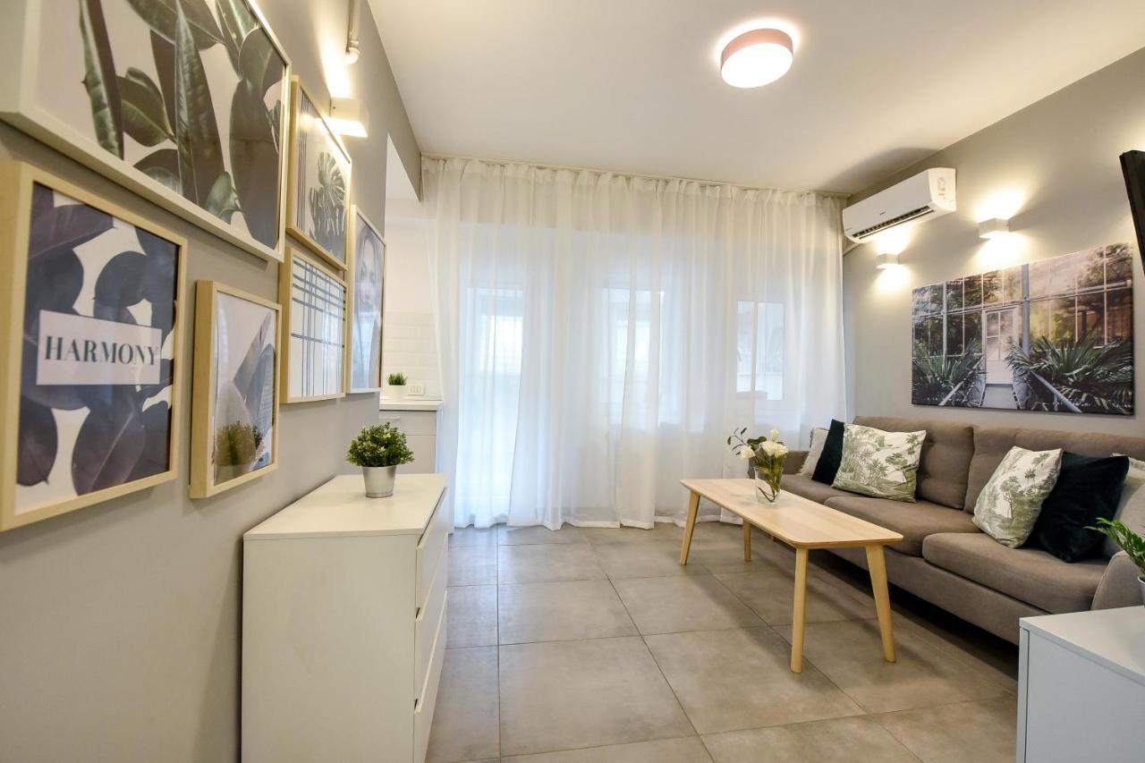 Spacious 1Br In The City Center - Amazing For Extended Stays Бухарест Экстерьер фото