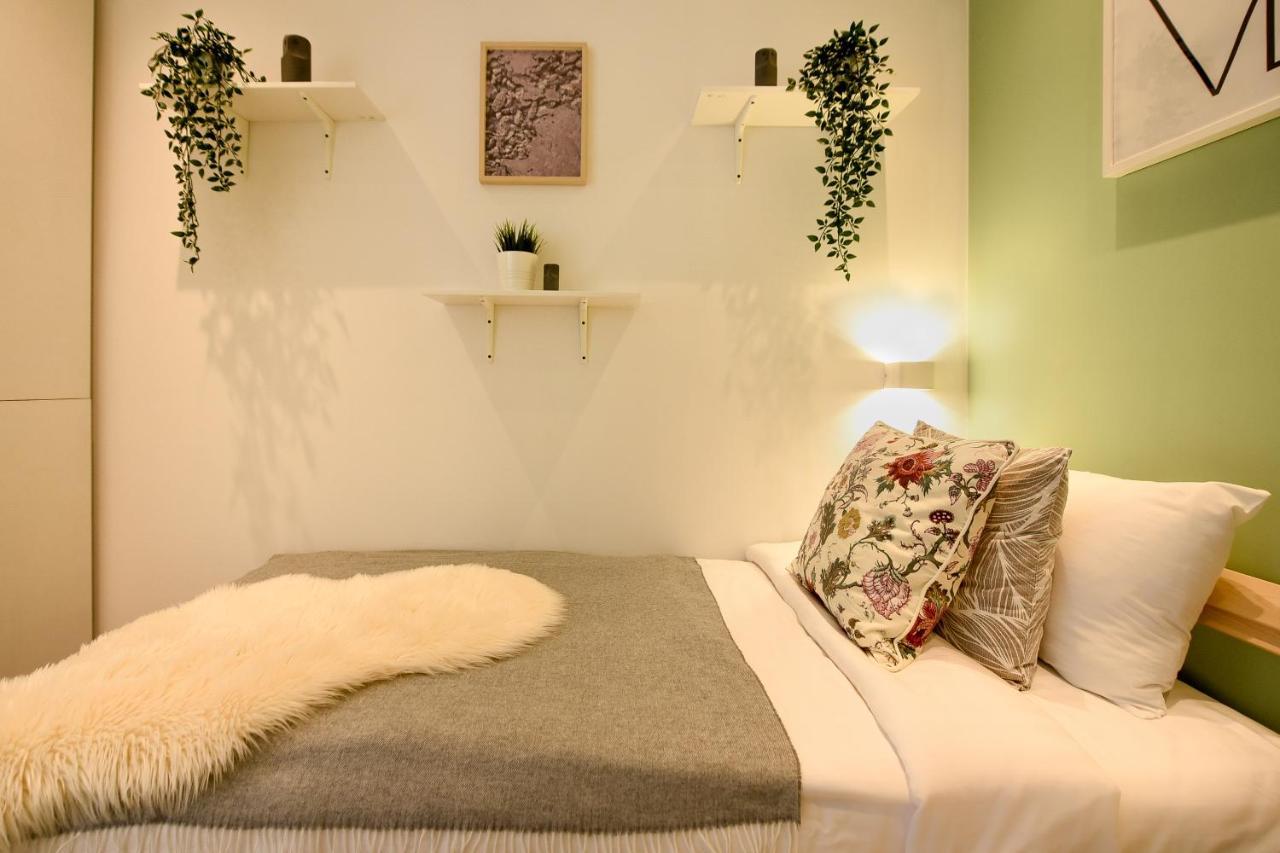 Spacious 1Br In The City Center - Amazing For Extended Stays Бухарест Экстерьер фото
